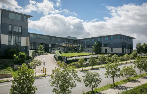 東方克里克阿爾法酒店