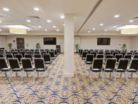 Holiday Inn GAINESVILLE-UNIVERSITY CTR by IHG โรงแรมในเกนส์วิลล์