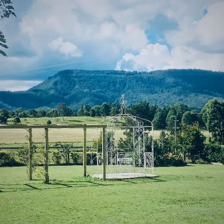 Clandulla Cottages & Farmstay