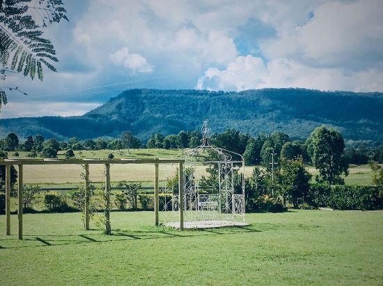 Clandulla Cottages & Farmstay