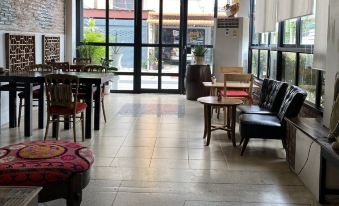 HP House Cafe'