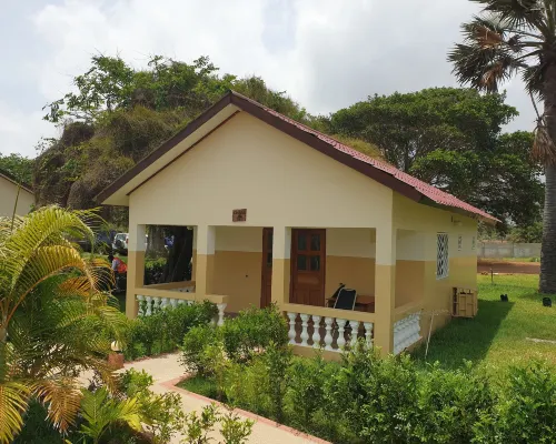 Kunta Kinteh Beach Complex Hotels in Serrekunda