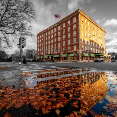Hawthorne Hotel Hotels near Salem Station