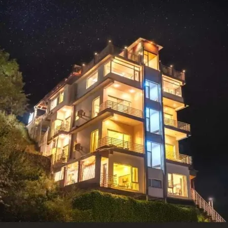 Wood Stock Kasauli - Rooms & Cottages - Panoramic View & Balcony Rooms