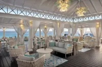 Sea Breeze Beach House All Inclusive by Ocean Hotels - parking
