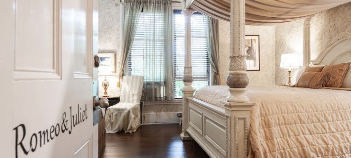 Stone Maiden Inn Hotels in Perth County
