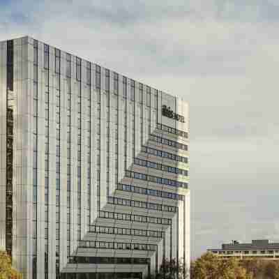 Hôtel ibis Paris La Défense Esplanade Hotel Exterior