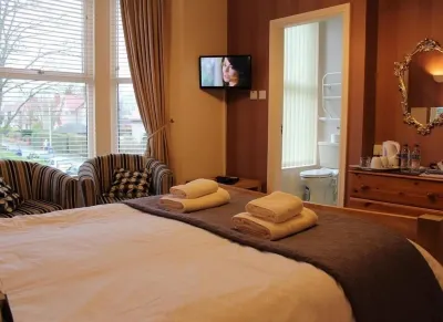 Athol House Hotels near Filey Bird Garden and Animal Park