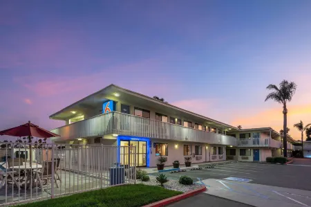 Motel 6 Ventura, CA - Beach