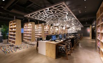 Booth Netcafe & Capsule