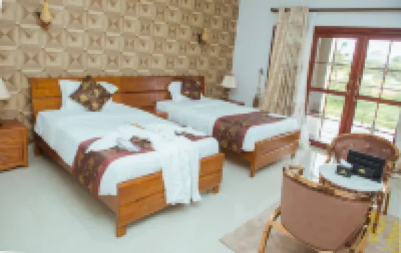 The Crest Lodge Limited โรงแรมใน