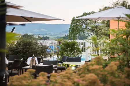 La Rose Отели в г. Жульена