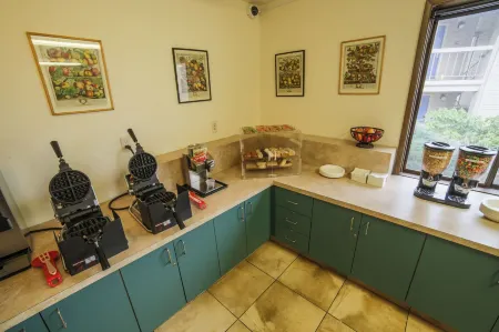 Sunnyside Inn and Suites