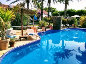 Birdcage Gay Men Resort and Lifestyle Hotel