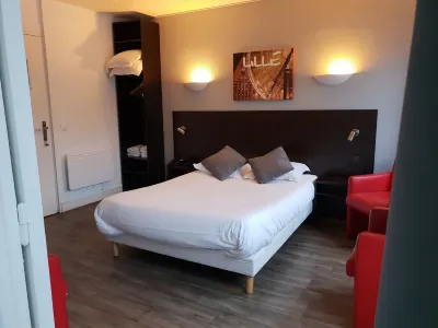 Le Napoleon Hotels near Cimetière de l'Est