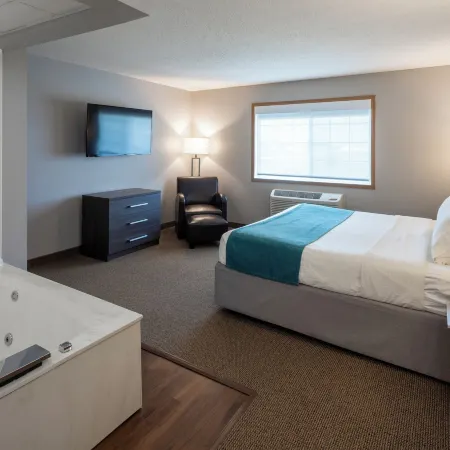 Paynesville Inn & Suites