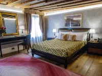إيجو ريزيدنس فينيس Hotels near دورسودورو