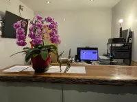 دراجون جايت إن Hotels near وسط تورونتو
