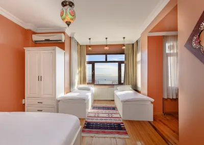 Cheers Lighthouse Hotels in 