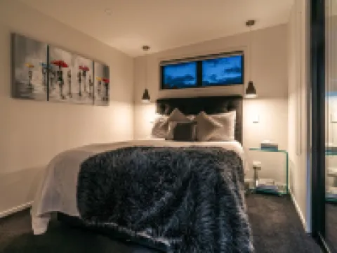 Guesthouse on Queens Hotels in Waiheke Island