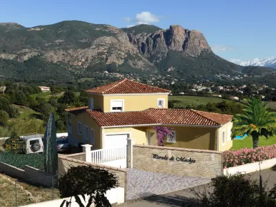 Perula di Machja Hotels in Calcatoggio