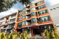 Hotel Miraflores Hotels near Lineal la Victoria Park