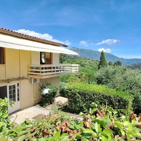 Hill Palace Villa, Private Pool, Sea View, Full Privacy, Easy Accessible by Car