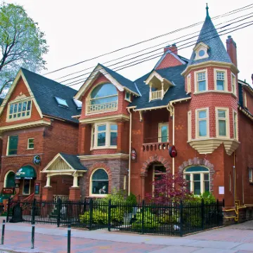 麥迪遜 莊園精品酒店 鄰近多倫多大學哈特之家的酒店