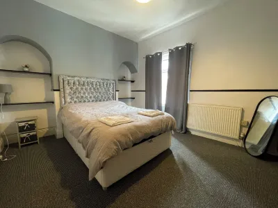 Cozy 2 Bedroom Property With all Amenities
