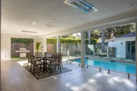 5 Bedroom Home with Pool & Guest House