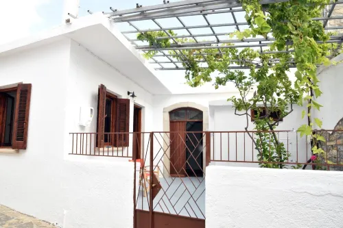 Dionh Hotels in Vrachasi