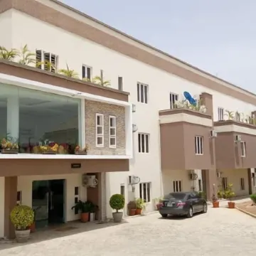 Novel Suites & Resorts