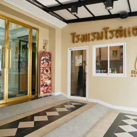Rose Apple Hotel Отели рядом с достопримечательностью «Станция надземного метро Victory Monument»