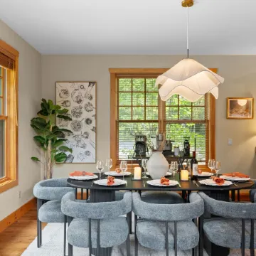 Luxury Chalet, Firepit, Sauna, Pet Friendly, 5 mins to Windham Mtn resort