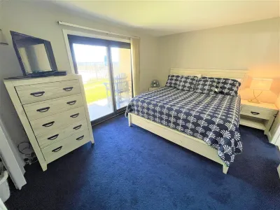 Oceanfront, Poolside, Summerwinds, ton of amenities