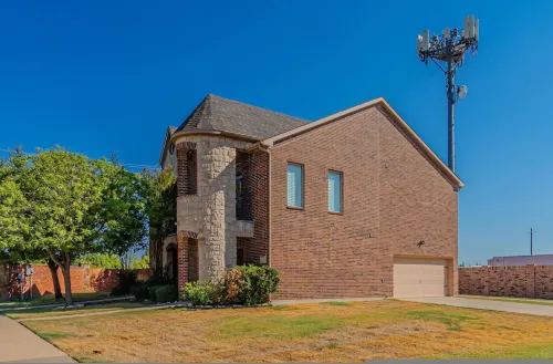 The Castle! by the Lake with Pool & Balcony West Plano