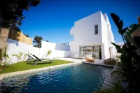 Villa Hermes Seaside and Luxurious