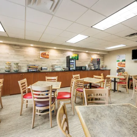 Quality Inn & Suites Fishkill South Near I-84