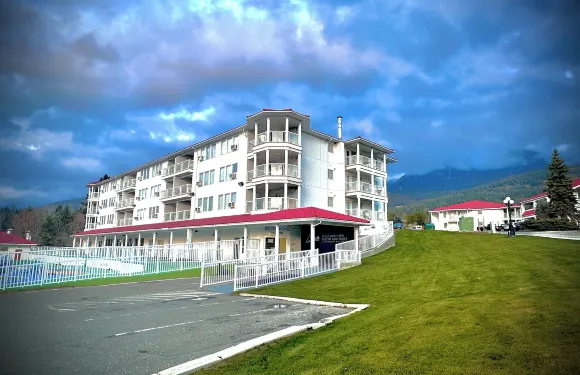 費爾蒙特温泉山景套房酒店