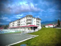 Mountain View Resort and Suites at Fairmont Hot Springs - Apartments