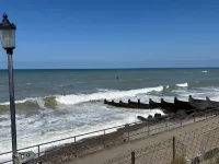 Seafront Sheringham 1 Bed Apt Sleeps 4 - 1Xdog