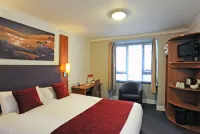 위치프 베이싱스토크 바이 그린 킹 인