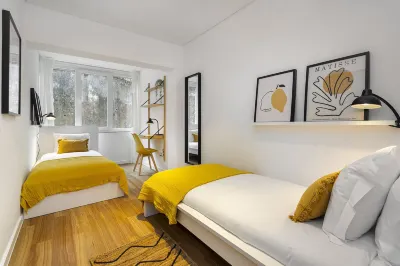 WHome Chic & Stylish Retreat in Estoril's Finest Location