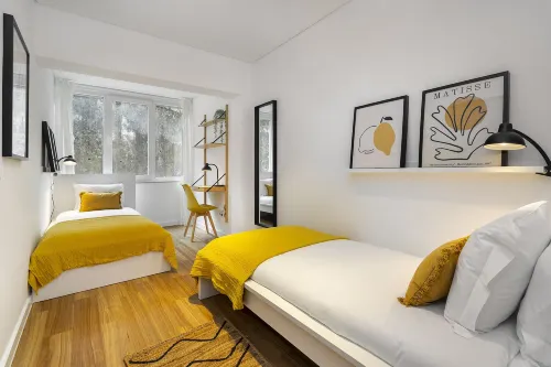 WHome Chic & Stylish Retreat in Estoril's Finest Location