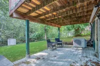 Serene Downtown Villa