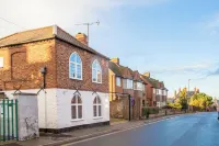 Charming 2 Bed House in Tewkesbury Centre