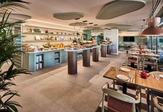 이비스 스타일스 마드리드 에어포트 발데베바스 외관