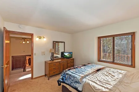 Canyon Castle Mtn Retreat w Hot Tub & Fireplace