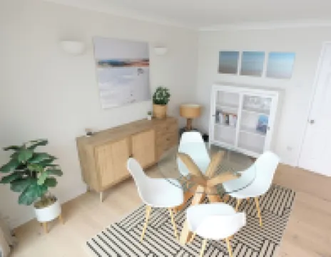 Spectacular Waterfront Views with Parking at 'Mariners Mirror'