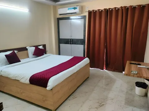 Green Vista Stays Medanta Medicity